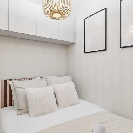 Apartment Escapade Lyonnaise - 6 Person In Sans Soucis *